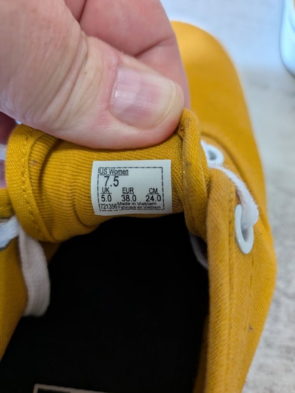 VANS Like-New "Doheny Decon" Sneakers RARE! - Golden Yellow - Women's 7.5 - Picture 11 of 12
